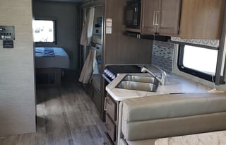 2022 Thor Motor Coach Freedom Traveler 32A