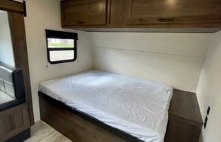 2021 Prime Time RV Avenger LT 17BHS