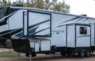 2020 Heartland Milestone 377MB
