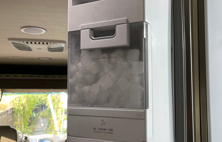 RV - ice maker