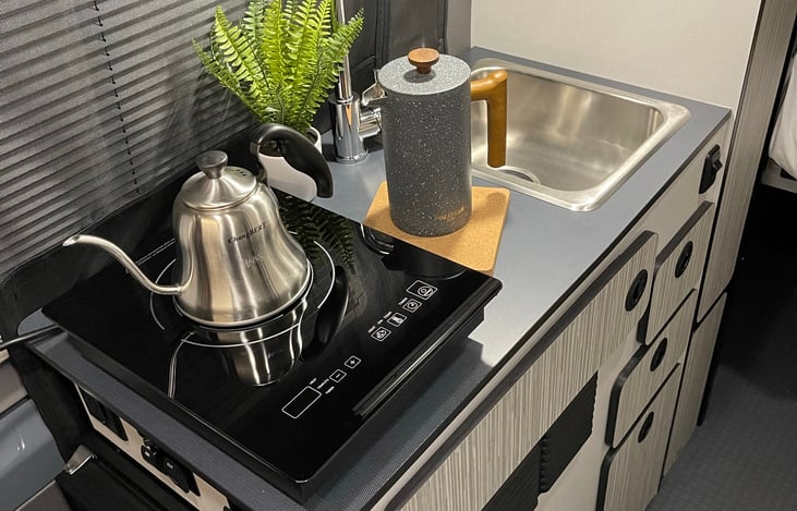 Induction stovetop indoor or outdoor use, teapot and French press