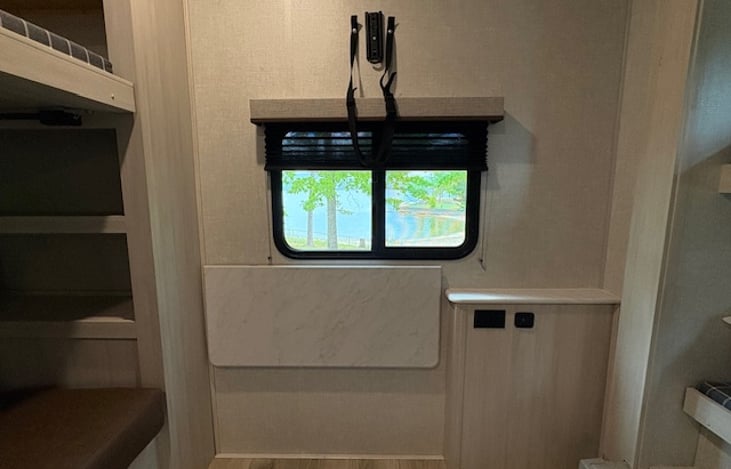 BUNKROOM - comes equipped with a flip-up desk