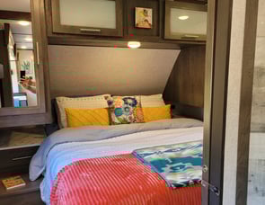 Dutchmen RV Coleman Light 2755BH