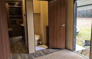 *The Perfect Couple's Getaway* Holly the Cozy RV