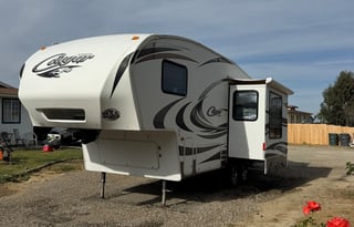 2012 Keystone 28ft Fifth Wheel