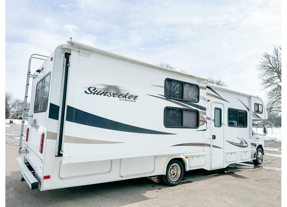 Class C Motor Home rentals in Madison