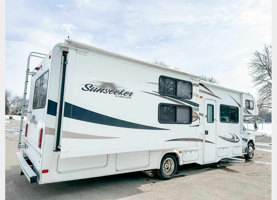 Class C Motor Home rentals in Madison