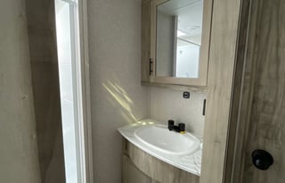 2022 Cherokee Arctic Wolf Suite 3660