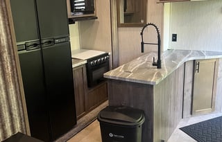 '20 40ft Vengeance Rogue 3 Bed 2 Bath sleep 10 CR1