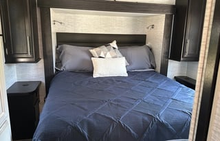 2024 Fully Loaded Pet Friendly RV Rental!