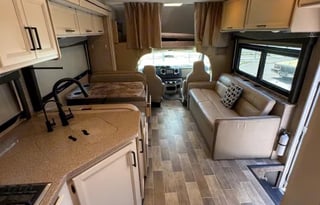 2022 Four Winds Chateau Omne1700