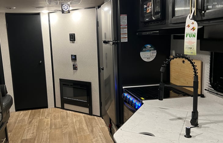 Electric fireplace, blue tooth ready radio, and wifi tv. Yes, we have wifi for you to log into during your rental at no cost!!!