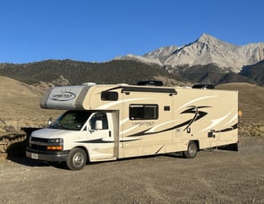 Coachmen RV Leprechaun 320BH Chevy 4500