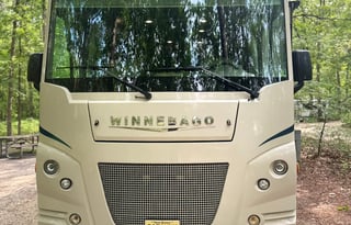 Winnebago-Superior Ride-Deluxe Living-Family Fun