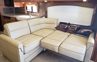 2013 Monaco Knight 40 DFT  "MONTY"