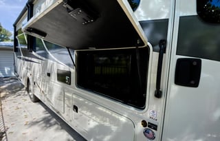 2022 32ls fully stocked and family friendly.