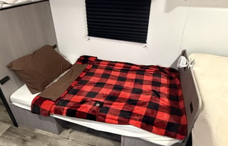 2024 Coleman Lantern 17B Travel Trailer.