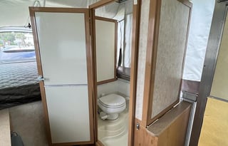 26' Popup Camper Big Enough for 6 - 2 King Beds
