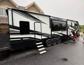 Grand Design Momentum 397TH