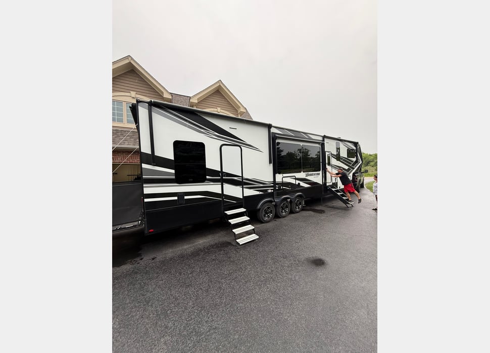 Fifth Wheel rentals in Minot