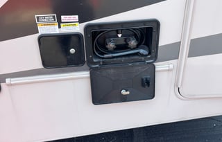 Family Fun-mobile -2021 Coachmen Leprechaun 319MB