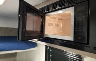 Sleeps 4 PLEASE READ UNDER DESCRIPTION FIRST