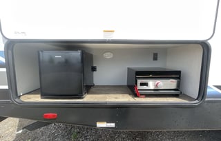 Come Vibe in the Vibe!