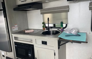Luxury Family Camper | Sleeps 5 with Bunkhouse!