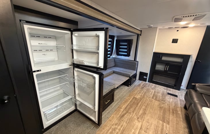Fridge and freezer
