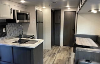 2022 CrossRoads RV Cruiser Aire CR33BHB