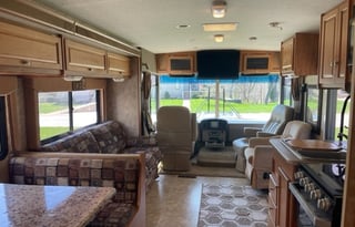 Winnebago Vista - Fully Stocked and clean!