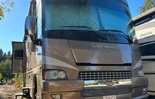 2008 Winnebago Adventurer 33C