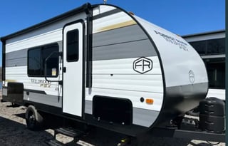 2025 Wildwood Wanderer Light Sleeps 6 double bunks