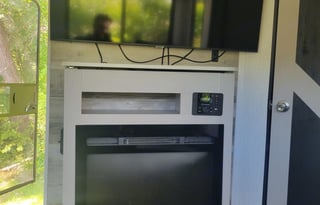 Beautiful Luxury travel trailer w/ King size bed