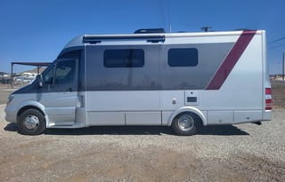 Full size bathroom, Easy to drive