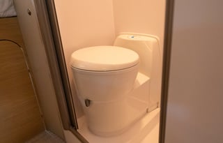 "WanderPop" - Luxury Off Grid Noovo Camper Van