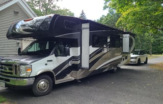 "TURN-KEY" PET-FRIENDLY & KID-APPROVED MOTORCOACH