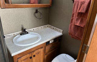 * 2013 Tiffin Allegro Open Road qba with BUNKS *