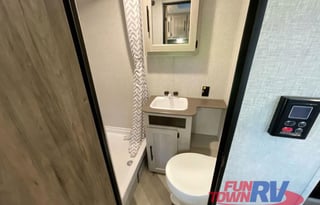 2024 CrossRoads RV Fun Time 19RR