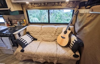 Free Wifi | Easy to Drive | Sleeps 7 | Big Battery