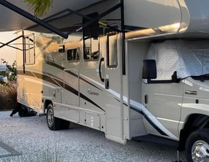 Coachmen RV Leprechaun Premier 319MB Ford 450