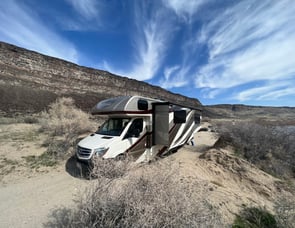 Forest River RV Sunseeker MBS 2400W