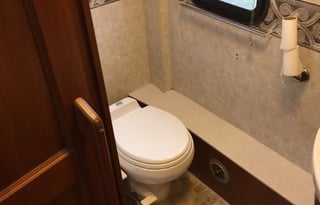 2004 Fleetwood RV Revolution LE 40E