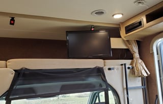 Classic Coachmen Comfort - Pet Friendly!