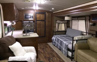 2015 Salem RV Trailer sleeps 7