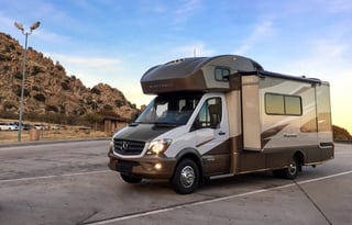 Mercedes Winnebago - Model J - G