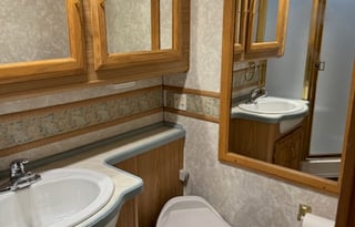 2000 Fleetwood RV Bounder Classic Diesel 39/MH