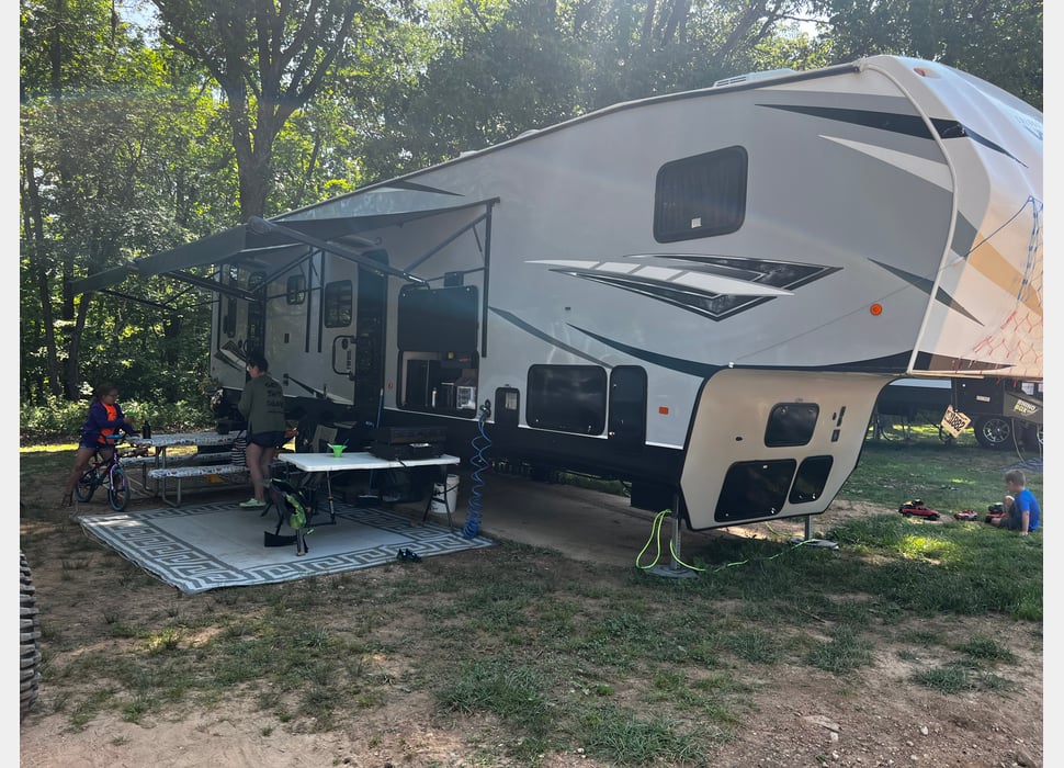 Fifth Wheel rentals in Cedar Hill
