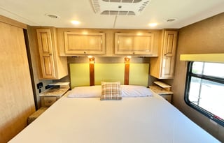 Motorhome with King Bed & Bunks *DELIVERY ONLY*
