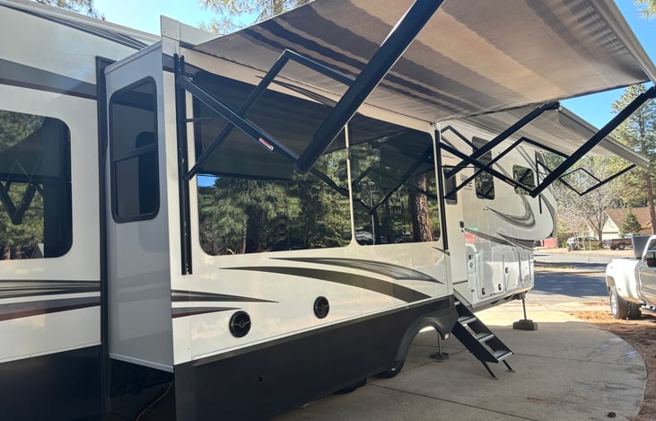 Another view of outside area with speakers